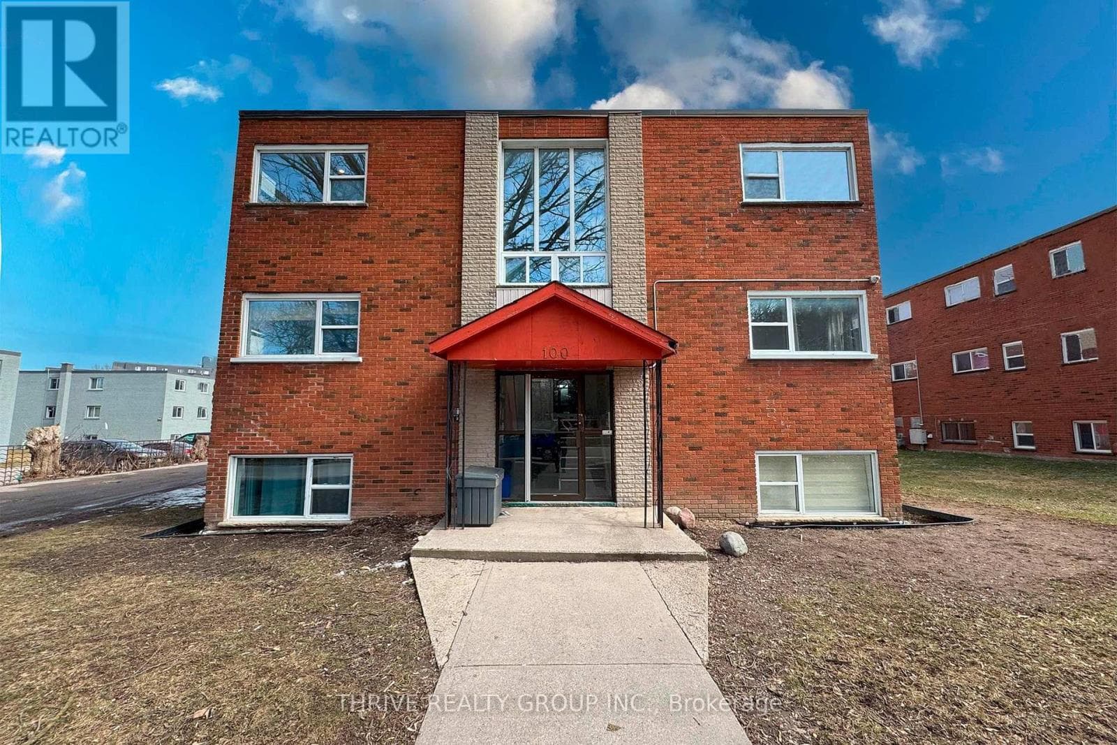 Renovated 2BR All-Inclusive Suite on King Edward